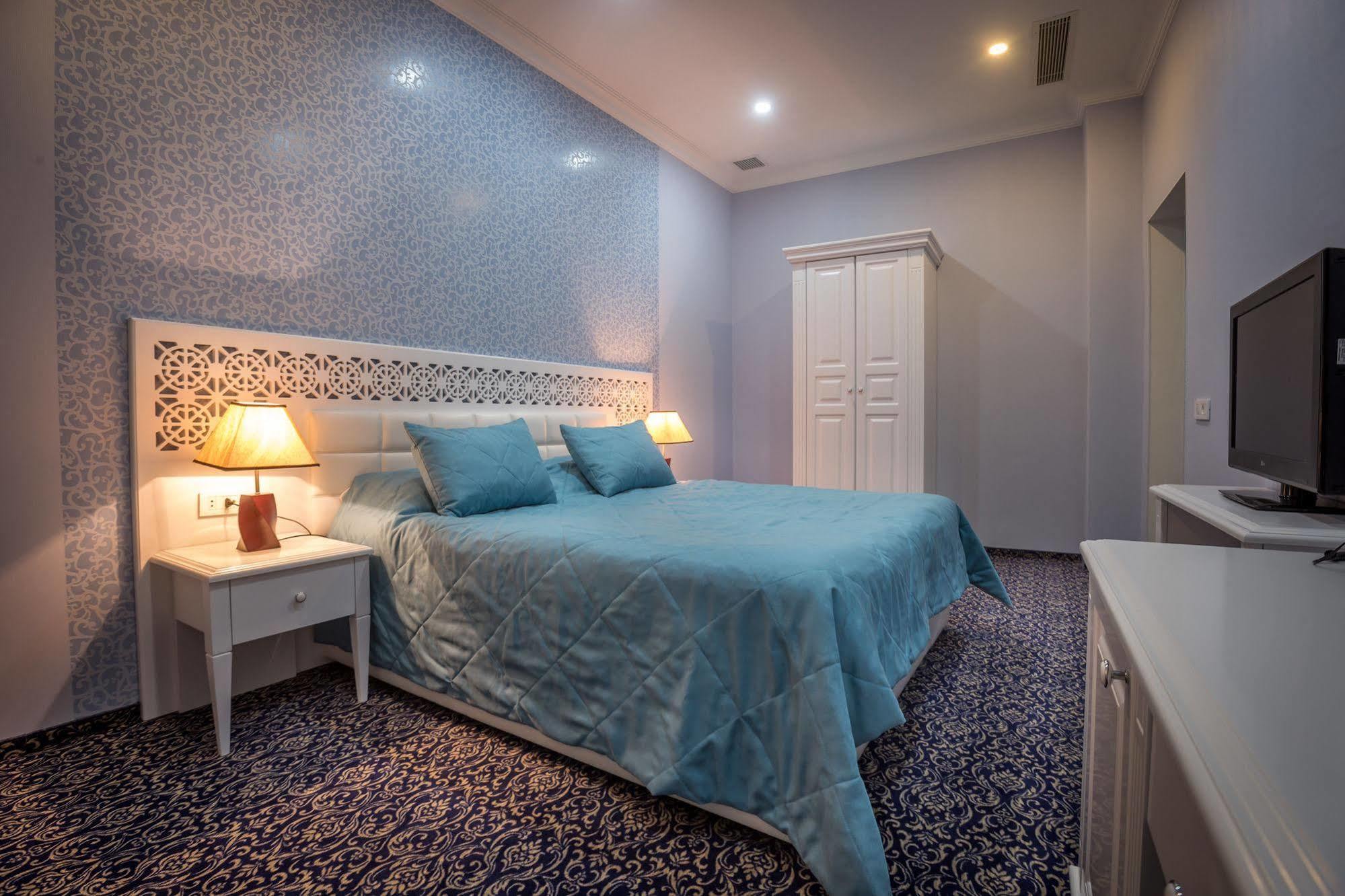 Premier Old Gates Hotel Баку Экстерьер фото
