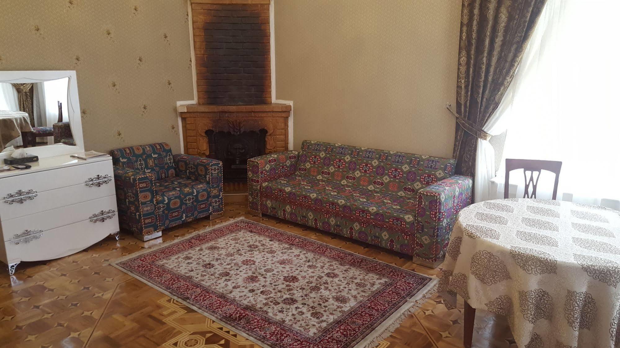 Premier Old Gates Hotel Баку Экстерьер фото