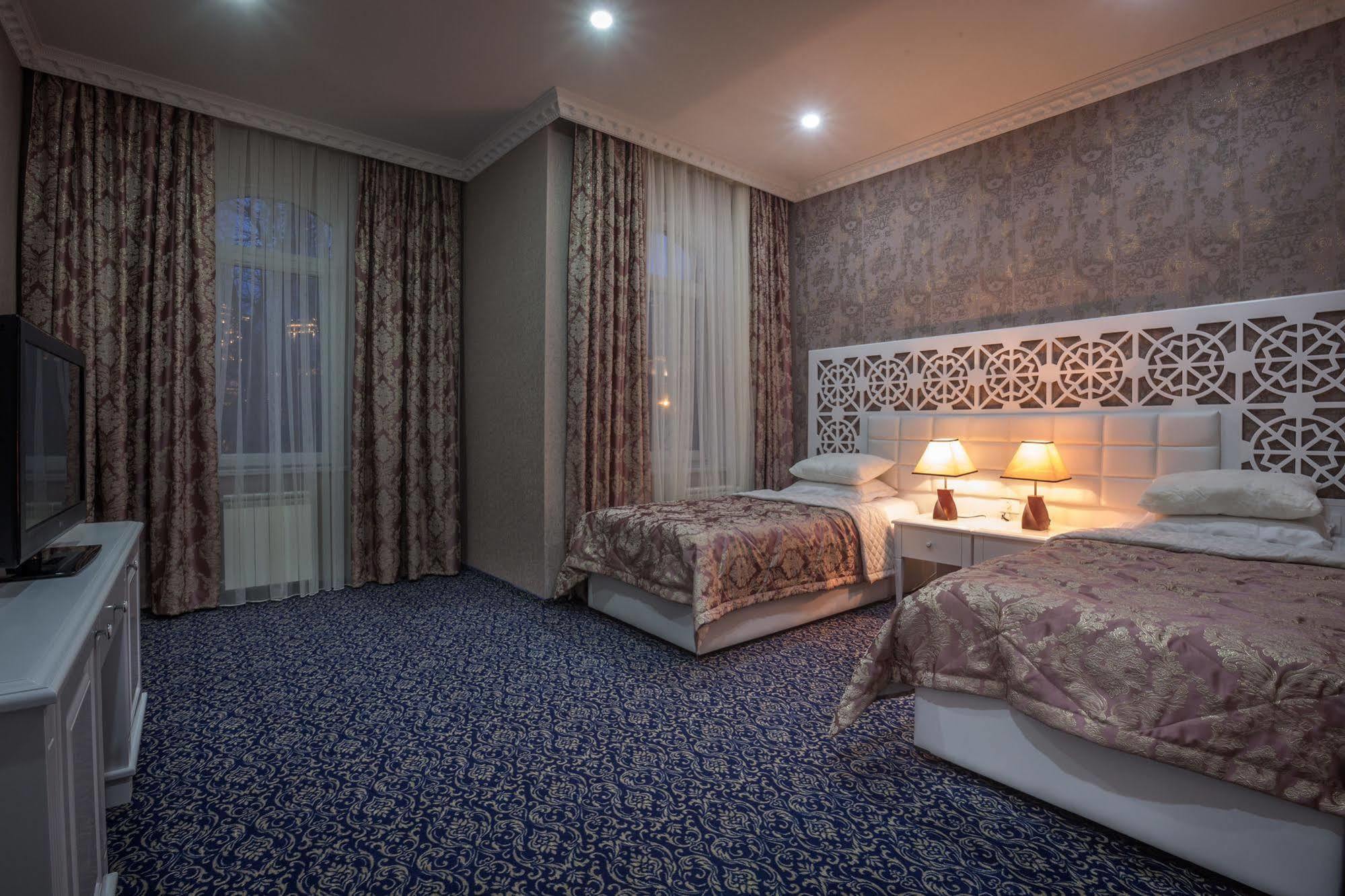 Premier Old Gates Hotel Баку Экстерьер фото