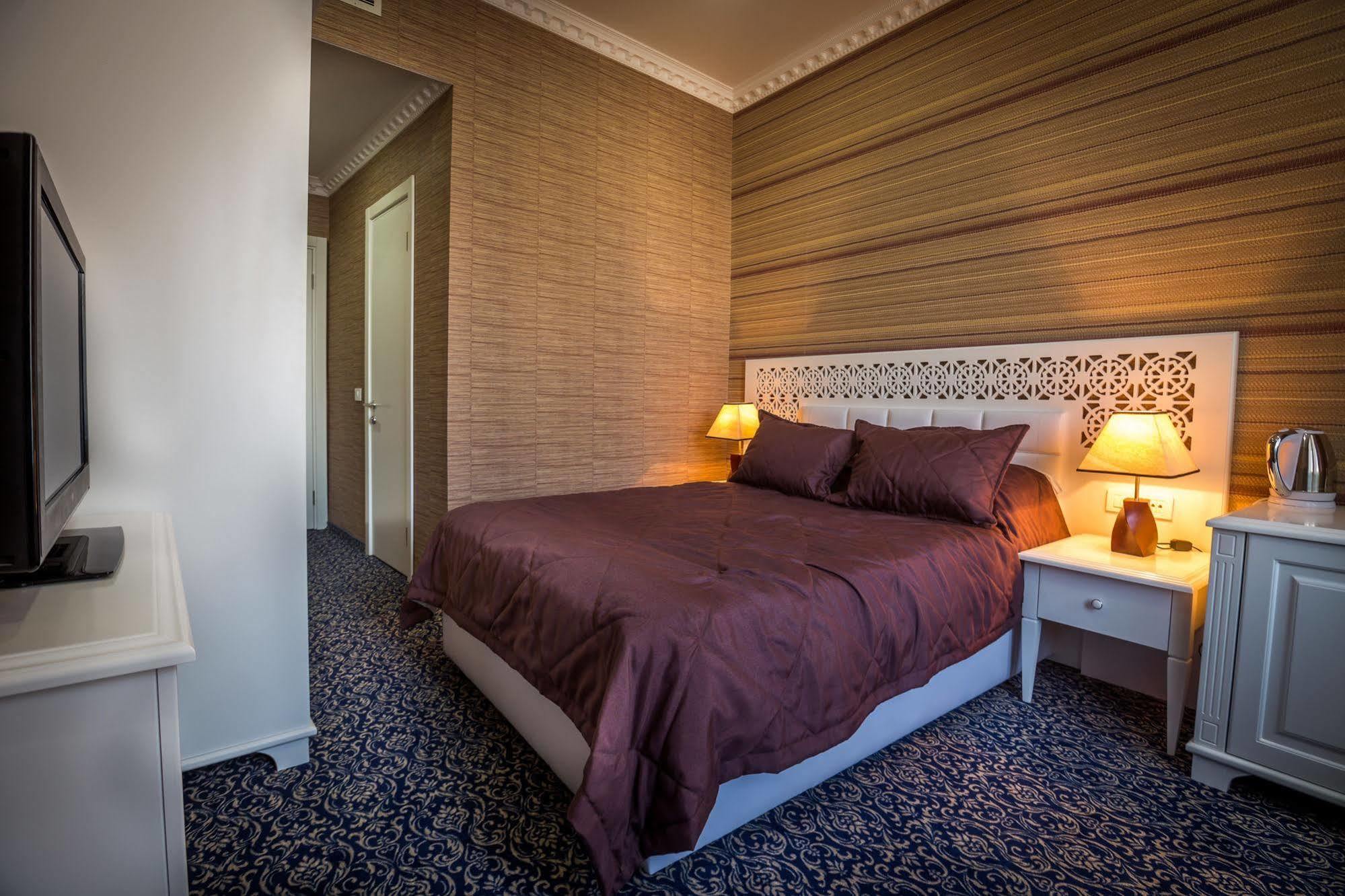 Premier Old Gates Hotel Баку Экстерьер фото
